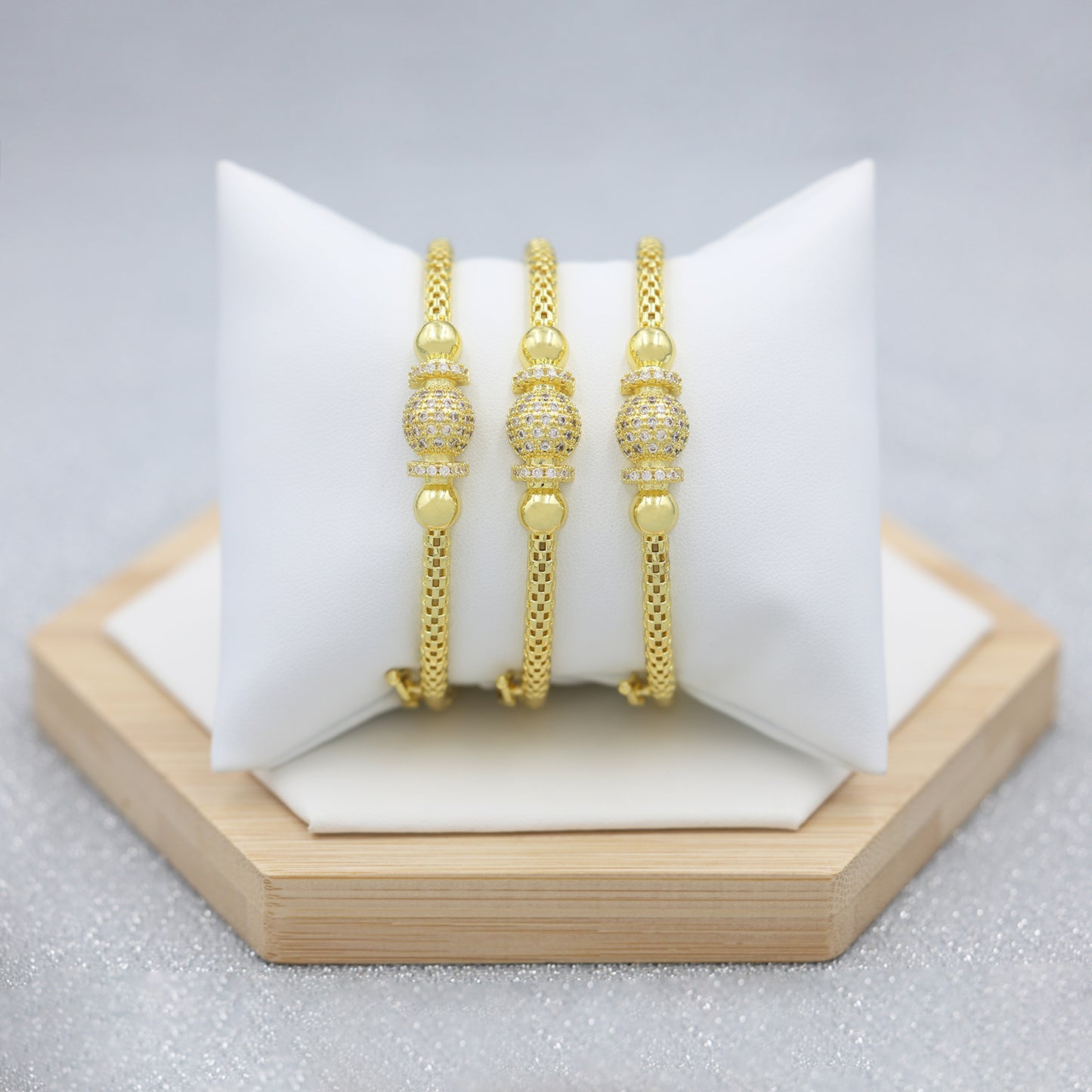 Pulsera de circonitas chapada en oro de 18 quilates de lujo